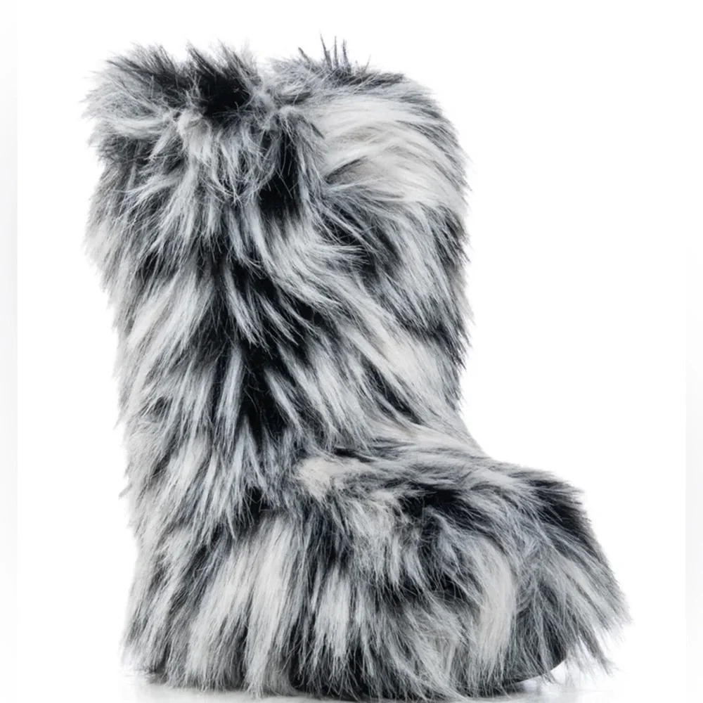 Azalea Wang Black Fur Flat Booties